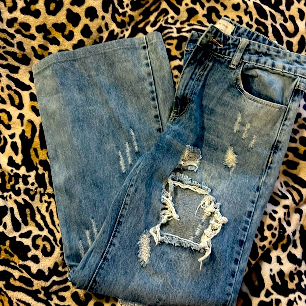 Women’s Distressed wide leg jeans size 27 litz by unique boutique brand